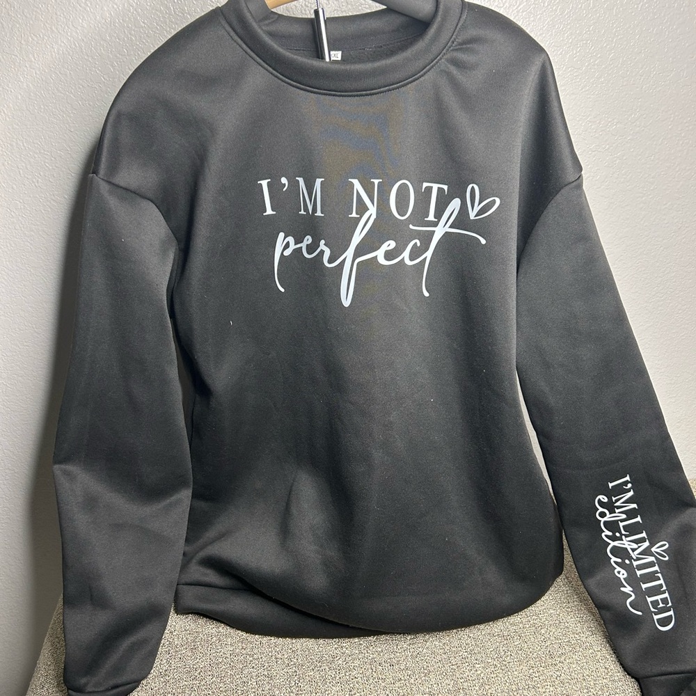 Women pull over sweater. - Picture 3 of 3